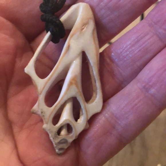 Shell necklace & earrings - Picture 7 of 7